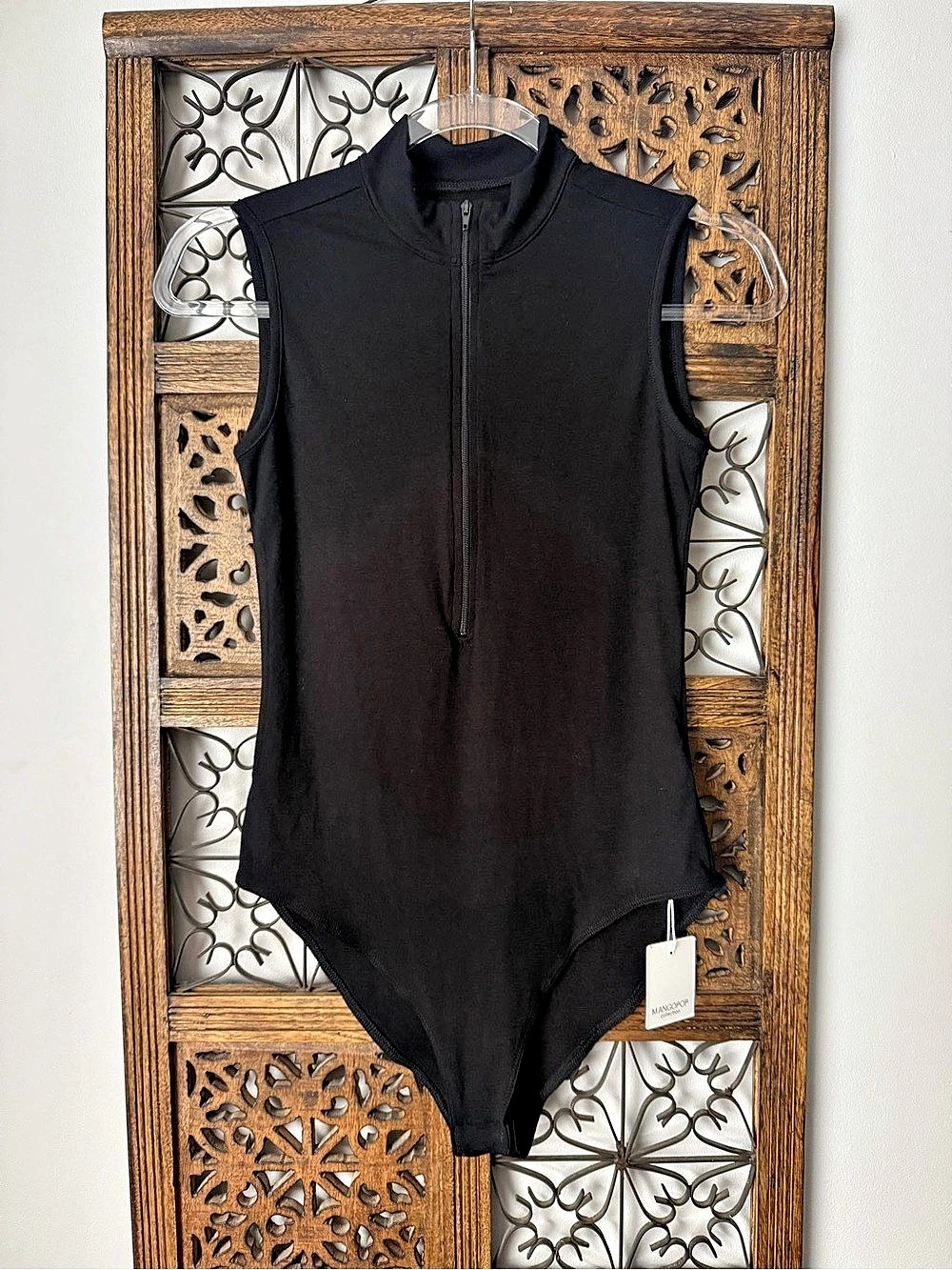 MANGOPOP Zipper Mock V Neck Sleeveless Bodysuit Black Small